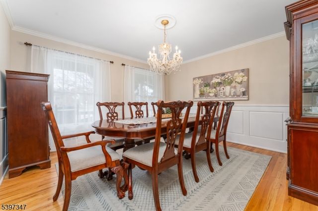 12 Woodside Ln, Raritan Twp., NJ 08822