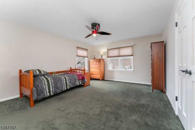 12 Woodside Ln, Raritan Twp., NJ 08822