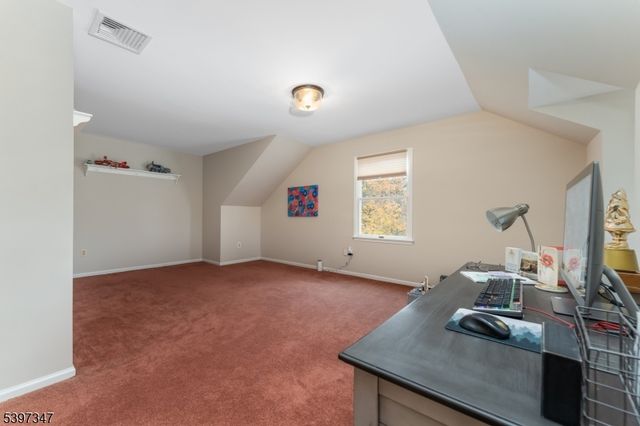 12 Woodside Ln, Raritan Twp., NJ 08822