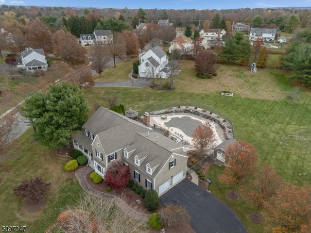 12 Woodside Ln, Raritan Twp., NJ 08822