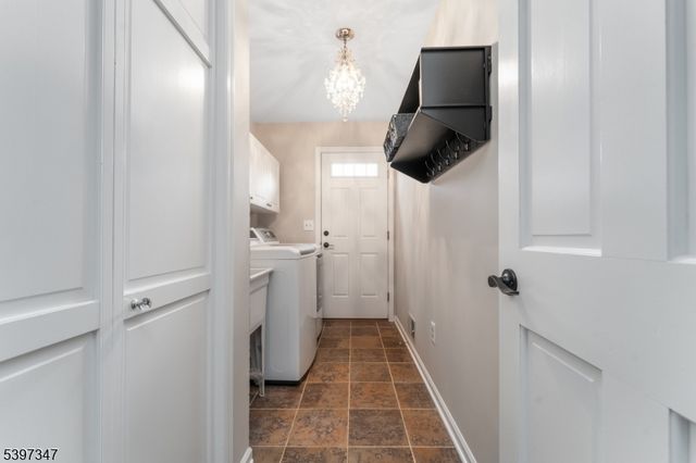 12 Woodside Ln, Raritan Twp., NJ 08822