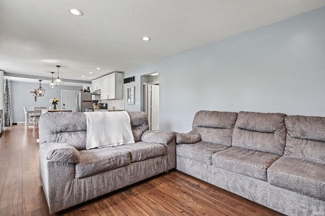 54551 Ash Road, Osceola, IN 46561
