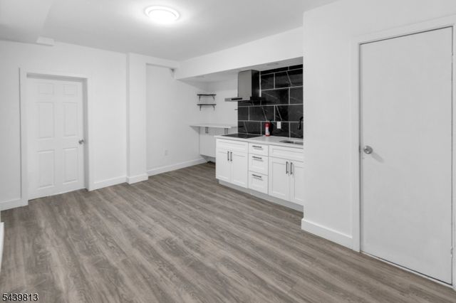 101 Garside St, Newark City, NJ 07104