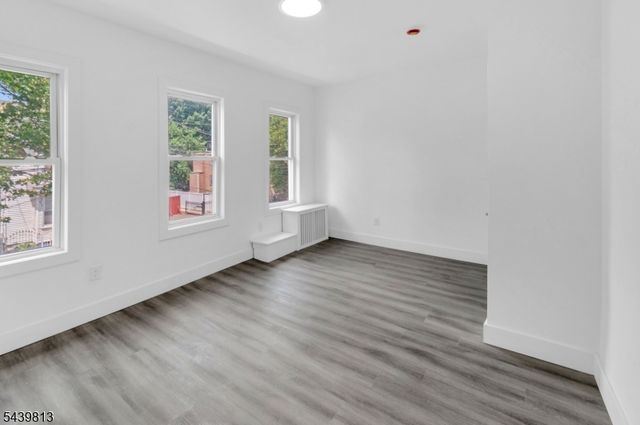 101 Garside St, Newark City, NJ 07104