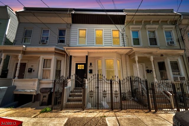 101 Garside St, Newark City, NJ 07104