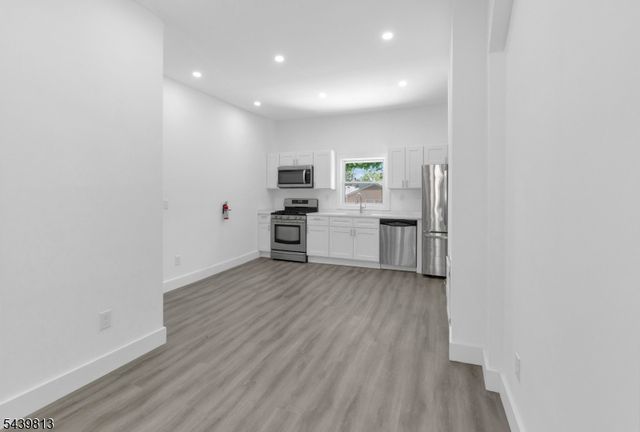 101 Garside St, Newark City, NJ 07104