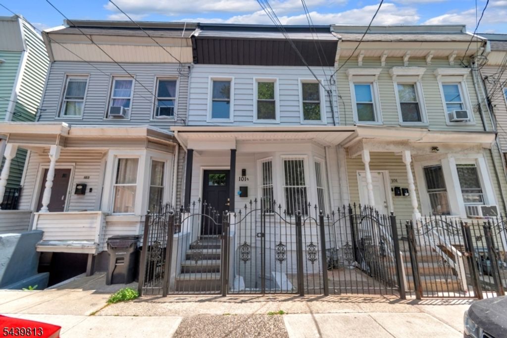 101 Garside St, Newark City, NJ 07104