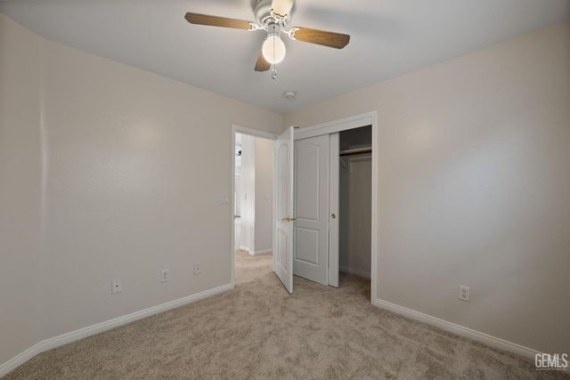 11012 Snowcreek Falls Avenue, Bakersfield, CA 93312