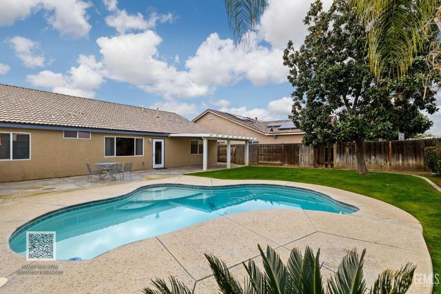 11012 Snowcreek Falls Avenue, Bakersfield, CA 93312