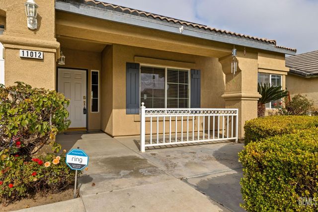 11012 Snowcreek Falls Avenue, Bakersfield, CA 93312