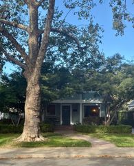 1372 43rd St, Sacramento, CA 95819