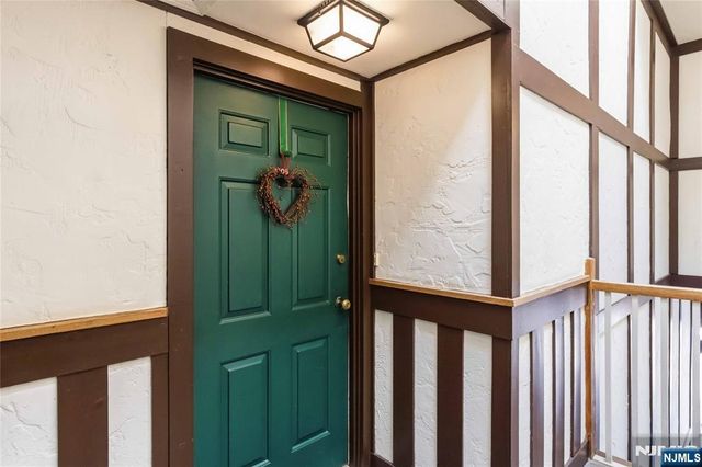 1306 Faulkner Court, Mahwah, NJ 07430