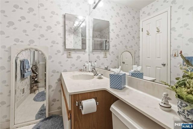 1306 Faulkner Court, Mahwah, NJ 07430