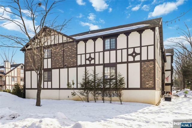 1306 Faulkner Court, Mahwah, NJ 07430