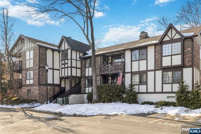 1306 Faulkner Court, Mahwah, NJ 07430