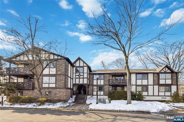 1306 Faulkner Court, Mahwah, NJ 07430