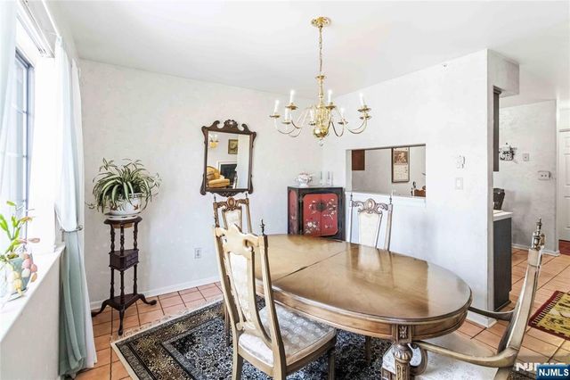 1306 Faulkner Court, Mahwah, NJ 07430