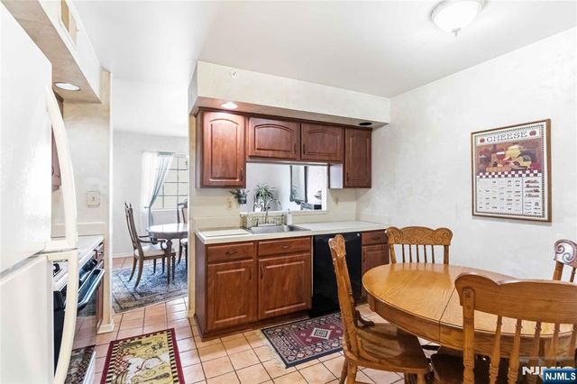 1306 Faulkner Court, Mahwah, NJ 07430