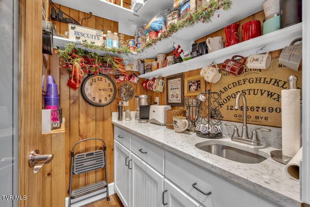 625 Heaton Creek Road, Roan Mountain, TN 37687