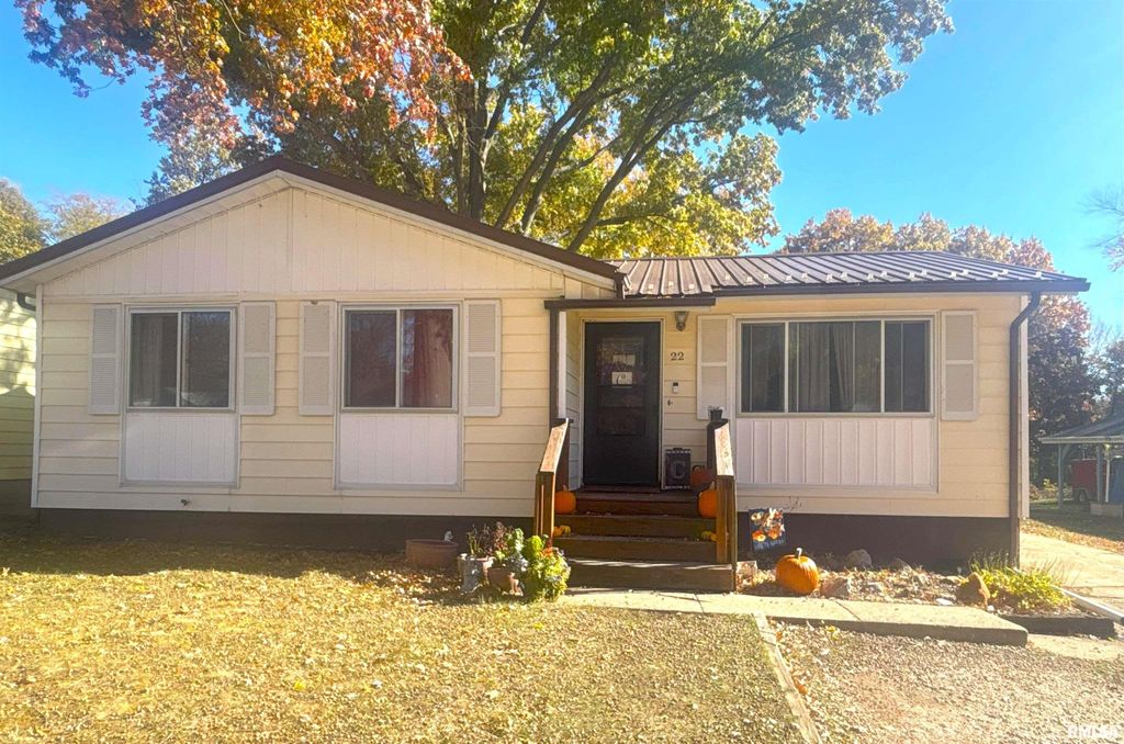 22 Ivy Hill Drive, Riverton, IL 62561