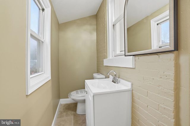 5604 2ND ST, Philadelphia, PA 19120