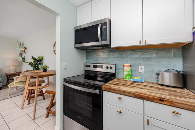 159 MEDALLION BOULEVARD H, Madeira Beach, FL 33708