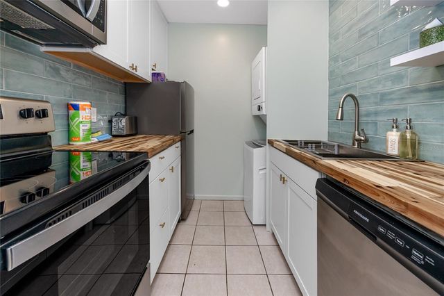 159 MEDALLION BOULEVARD H, Madeira Beach, FL 33708