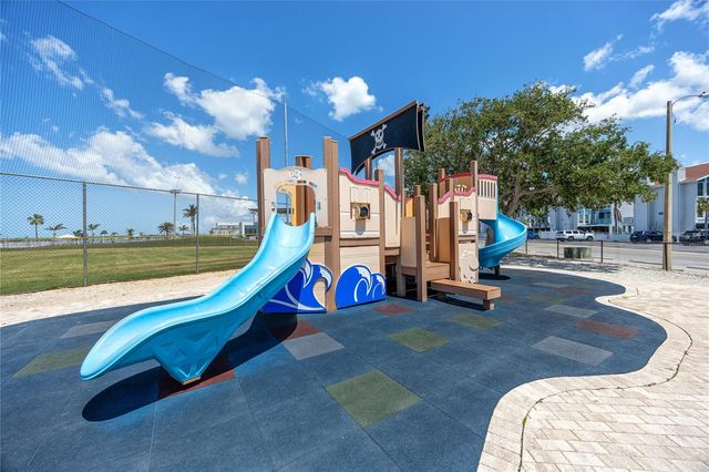 159 MEDALLION BOULEVARD H, Madeira Beach, FL 33708