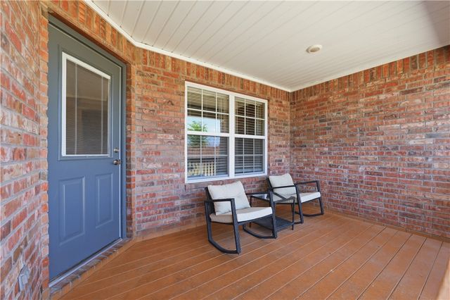 2200 Brown Bear Lane, Gentry, AR 72734