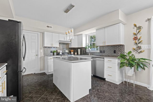 12 PROSPECT DR, Sinking Spring, PA 19608
