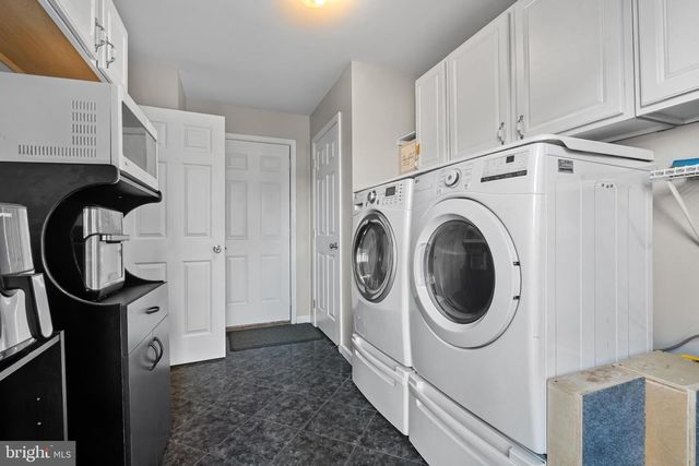 12 PROSPECT DR, Sinking Spring, PA 19608