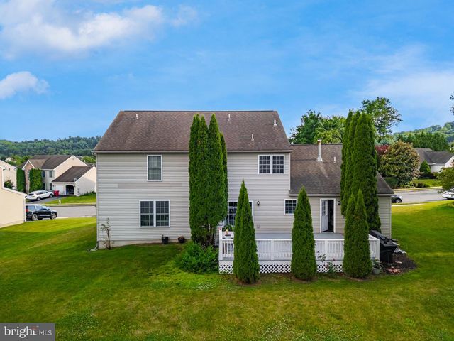 12 PROSPECT DR, Sinking Spring, PA 19608