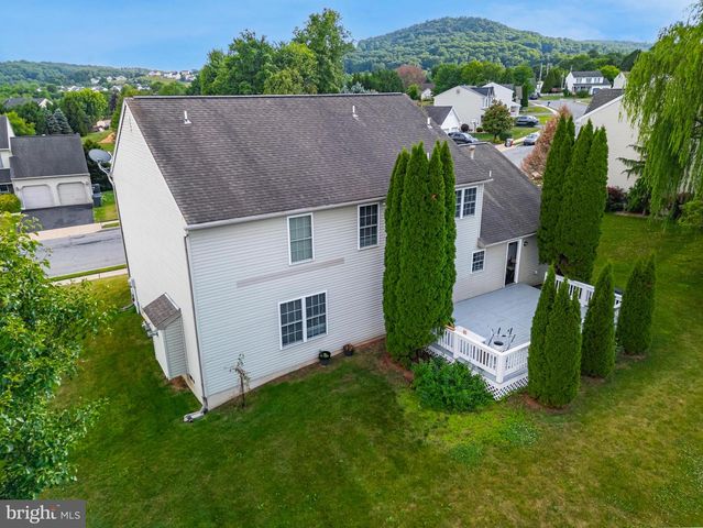 12 PROSPECT DR, Sinking Spring, PA 19608