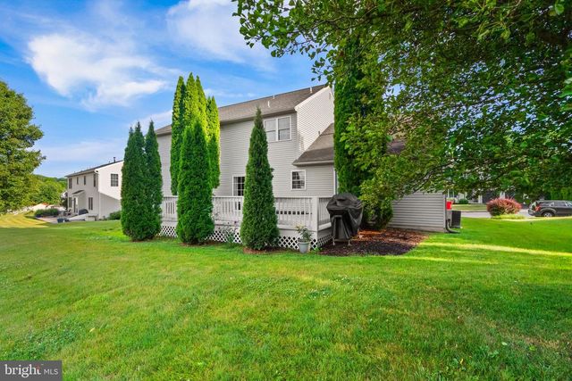 12 PROSPECT DR, Sinking Spring, PA 19608