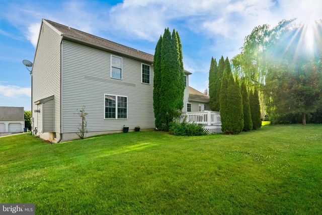 12 PROSPECT DR, Sinking Spring, PA 19608