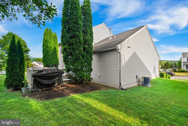 12 PROSPECT DR, Sinking Spring, PA 19608
