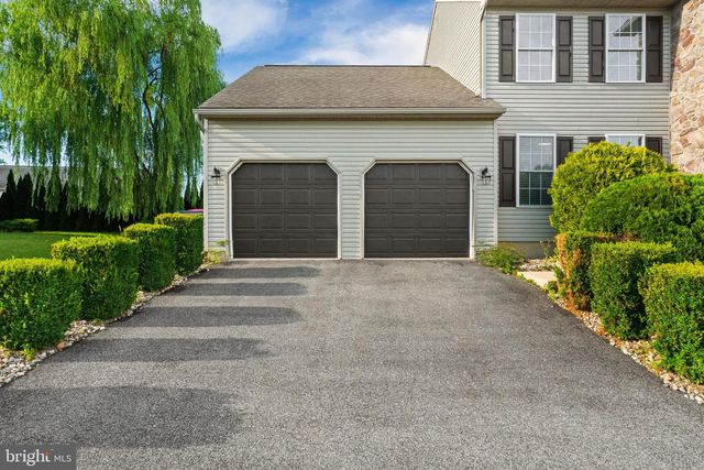 12 PROSPECT DR, Sinking Spring, PA 19608