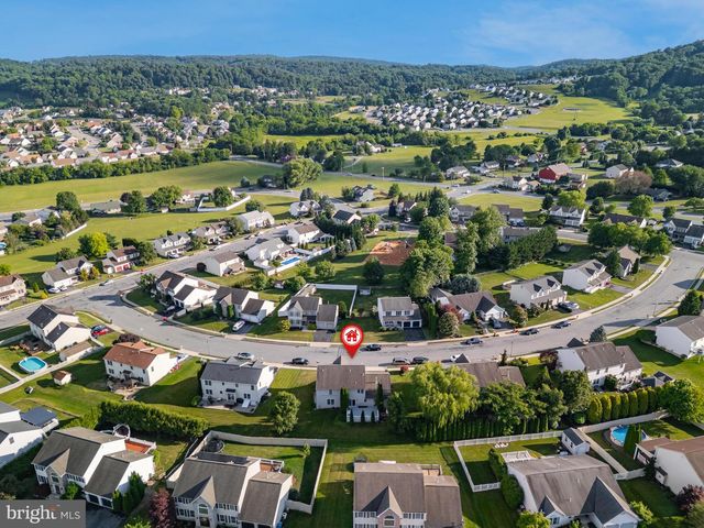 12 PROSPECT DR, Sinking Spring, PA 19608