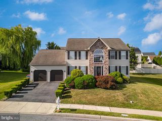 12 PROSPECT DR, Sinking Spring, PA 19608