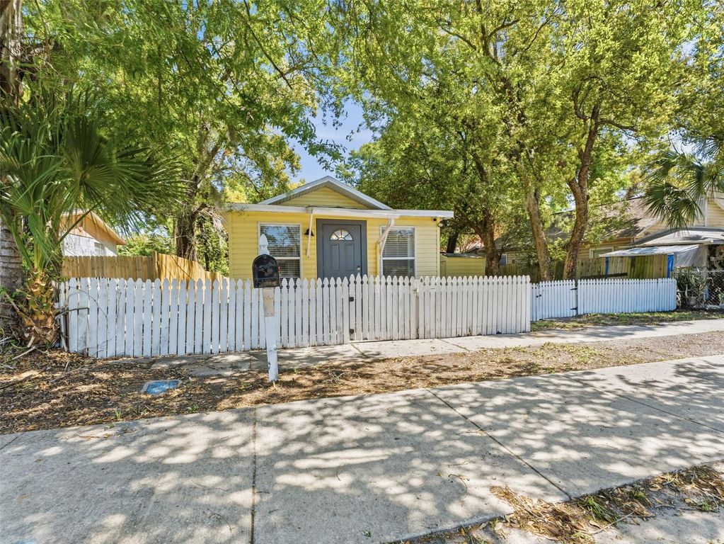 Image 3 of property listing at 8311 N 9TH STREET, Tampa, FL 33604