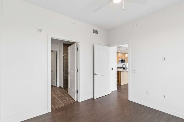 1212 Demonbreun St Apt 1613, Nashville, TN 37203