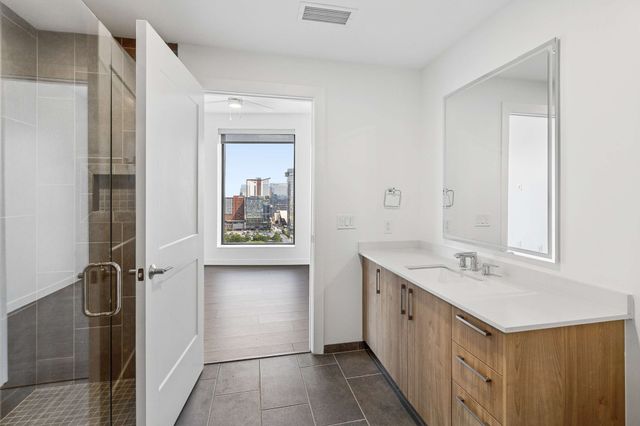 1212 Demonbreun St Apt 1613, Nashville, TN 37203