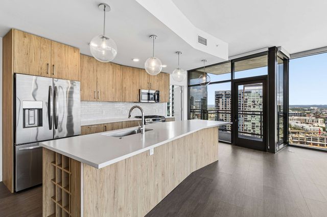 1212 Demonbreun St Apt 1613, Nashville, TN 37203