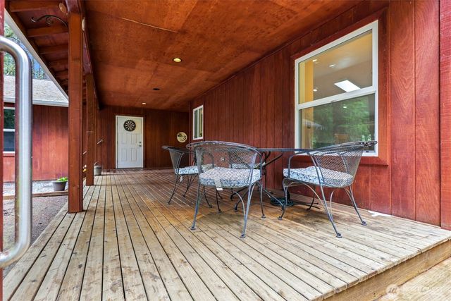 19214 Patterson Road E, Orting, WA 98360