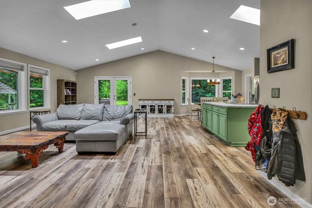 19214 Patterson Road E, Orting, WA 98360