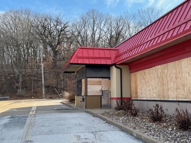 425 55TH Street, Moline, IL 61265