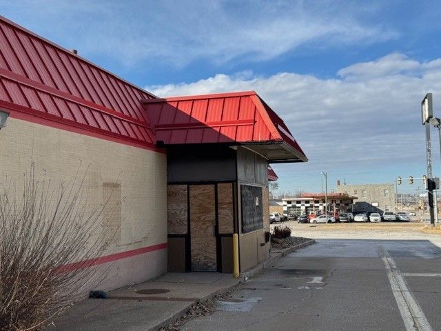 425 55TH Street, Moline, IL 61265