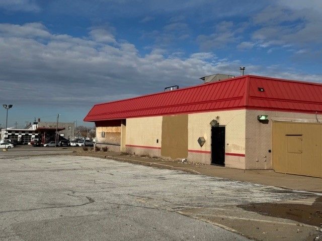 425 55TH Street, Moline, IL 61265