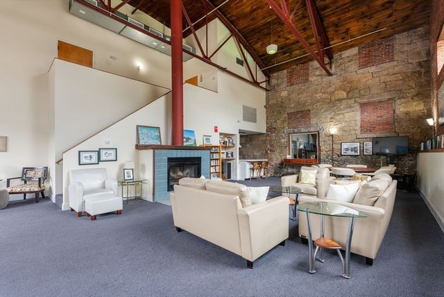 24 N Stone Mill Dr 1112, Dedham, MA 02026