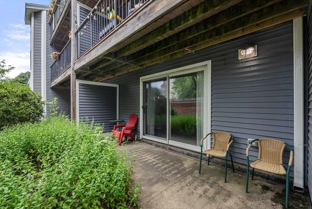 24 N Stone Mill Dr 1112, Dedham, MA 02026